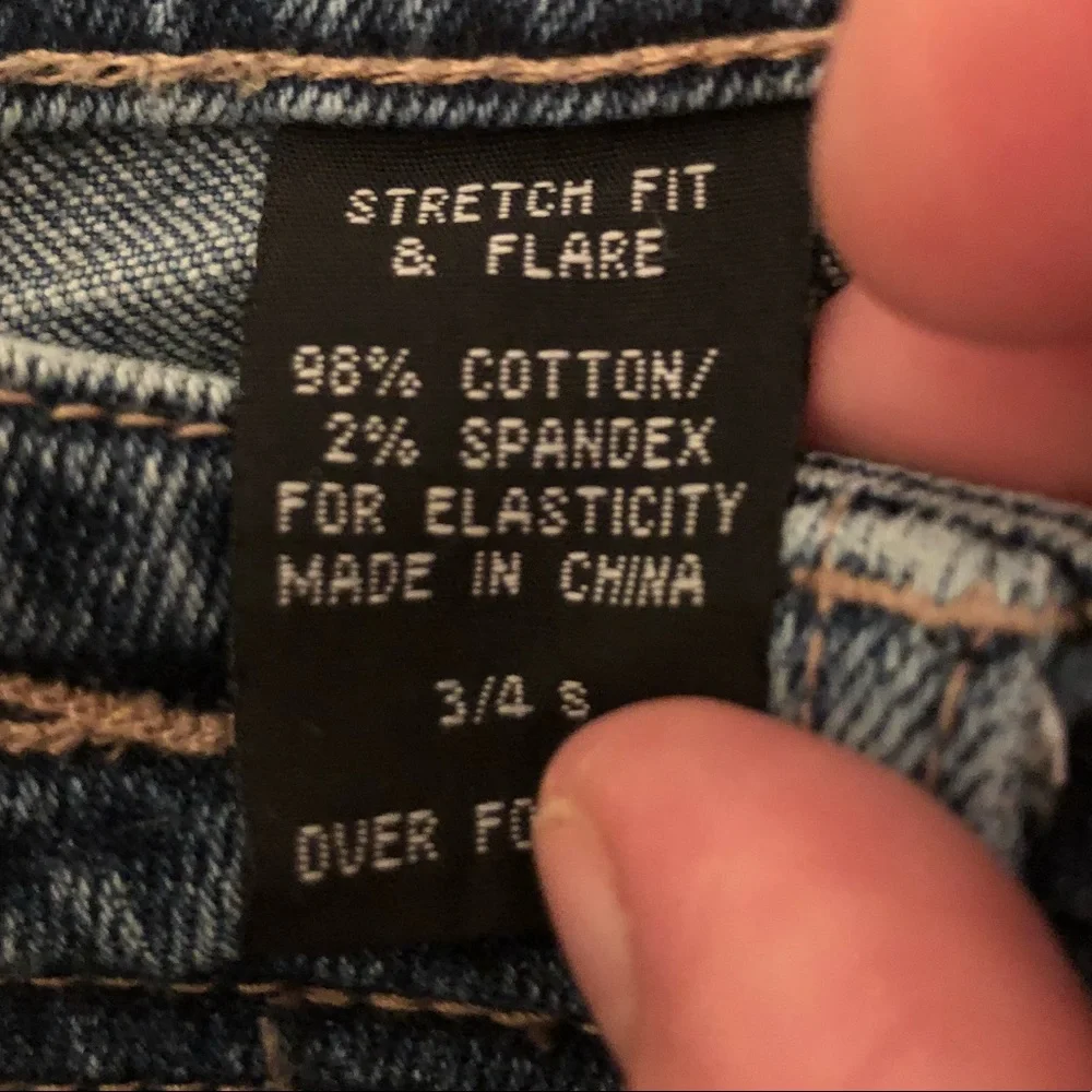 Express Jeans Stretch Fit & Flare (imperfect) 3/4s - Picture 7 of 9